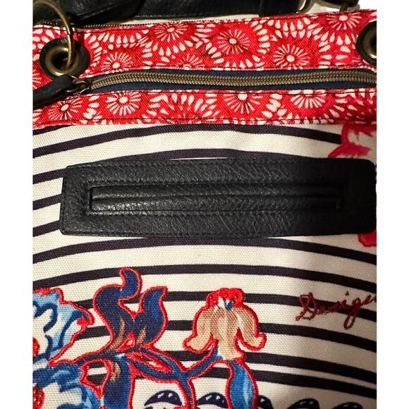 Desigual Cross Body Shoulder Bag Purse Like NEW - Picture 3 of 4